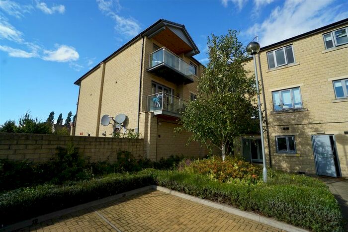 2 Bedroom Flat To Rent In Heritage Court, Rotherham Road, Sheffield, South Yorkshire, S25