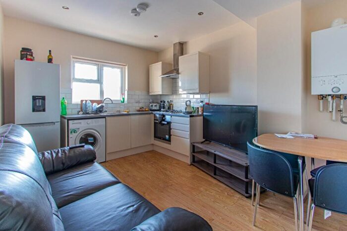 2 Bedroom Private Hall To Rent In Northcote Street, Cathays, CF24