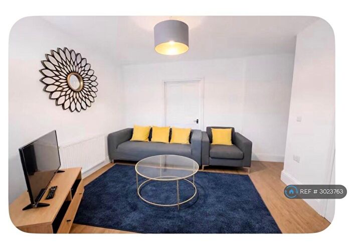 2 Bedroom Flat To Rent In Grove Road, London, E3