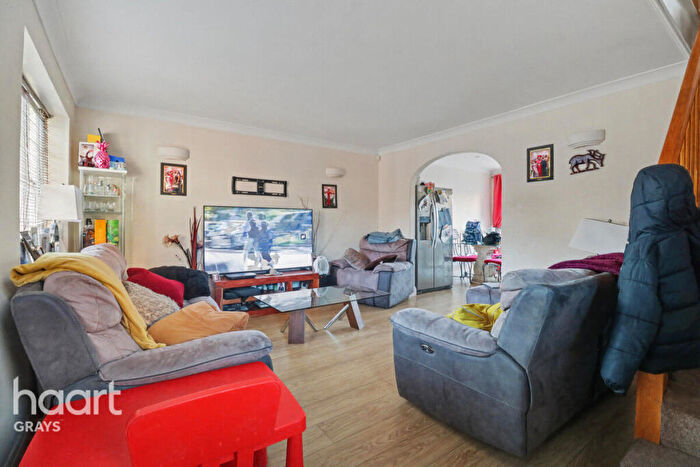 3 Bedroom Detached House For Sale In Curling Lane, Grays, RM17