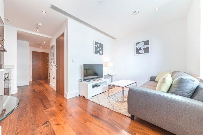 Studio To Rent In Duckman Tower, Canary Wharf, E14