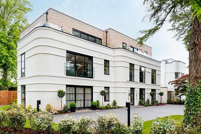 2 Bedroom Flat To Rent In Carrera House, Avenue Road, Solihull, B93