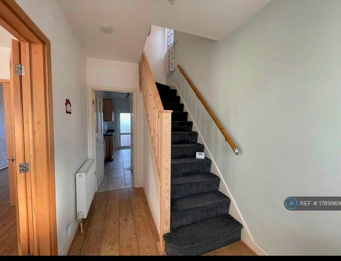 3 Bedroom Semi-Detached House To Rent In Kingsbury Road, Erdington, Birmingham, B24