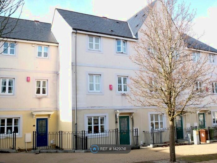 4 Bedroom Terraced House To Rent In Freedom Square, Plymouth, PL4