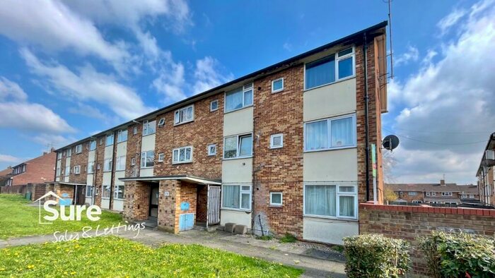 2 Bedroom Apartment To Rent In Wood Lane End, Hemel Hempstead, Hertfordshire, HP2