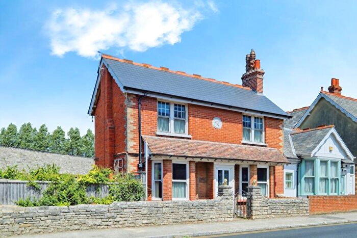 3 Bedroom Semi-Detached House For Sale In Kings Road West, Swanage, BH19