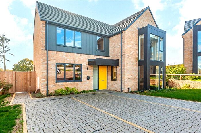 4 Bedroom Detached House For Sale In Woodlands Grove, Stapleford Abbotts, Essex, RM4