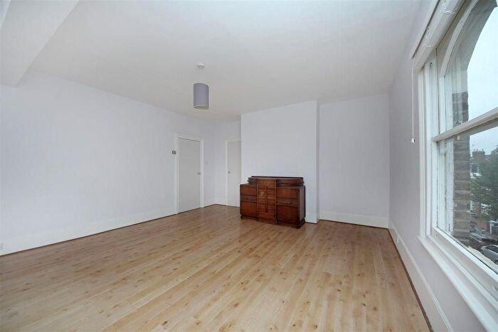 2 Bedroom Flat For Sale In Churchfield Road, London, W3