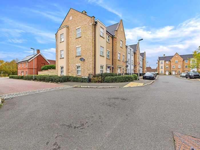 4 Bedroom Town House For Sale In Buttercup Avenue, Eynesbury, St. Neots, PE19