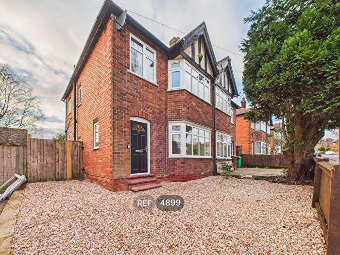 3 Bedroom Semi Detached House To Rent In Glamis Road, Sherwood, Nottingham, NG5
