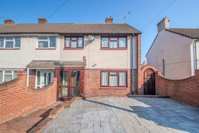 3 Bedroom End Of Terrace House To Rent In Kirby Road, Dartford, DA2