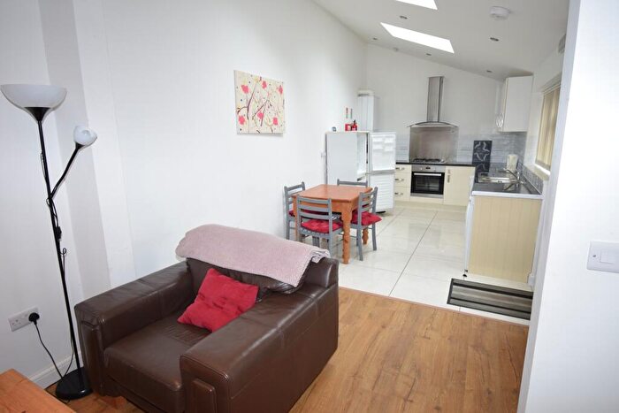 4 Bedroom Apartment To Rent In Quarn Gardens, Derby, DE1