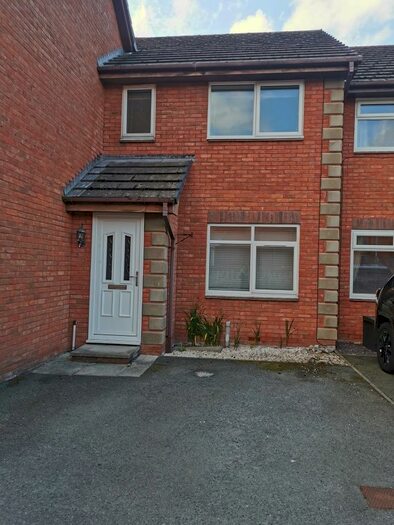 2 Bedroom Terraced House To Rent In Morris Close, LL30