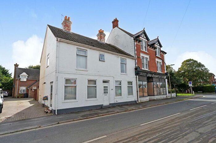 2 Bedroom House To Rent In Station Road, Hayling Island, PO11