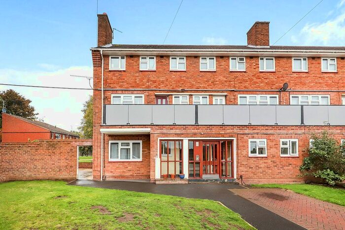 2 Bedroom Flat To Rent In Minsterley Close, Wolverhampton, West Midlands, WV3