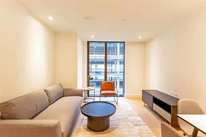 2 Bedroom Apartment To Rent In Marsh Wall, London, E14