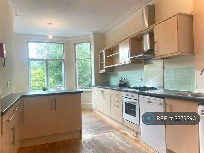 4 Bedroom Semi-Detached House To Rent In Beech Grove, Manchester, M14