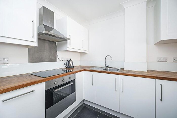 1 Bedroom Flat To Rent In Backchurch Lane, , Aldgate, London, E1