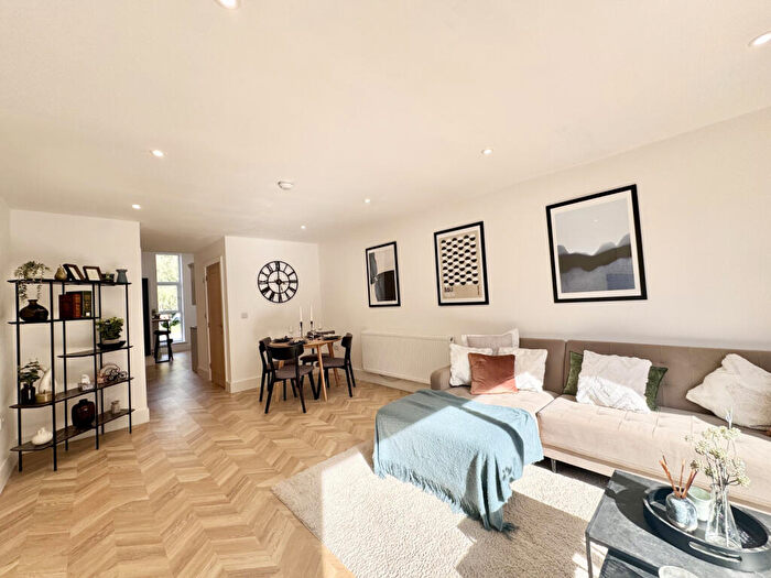 3 Bedroom End Of Terrace House For Sale In Canal Street, SK10