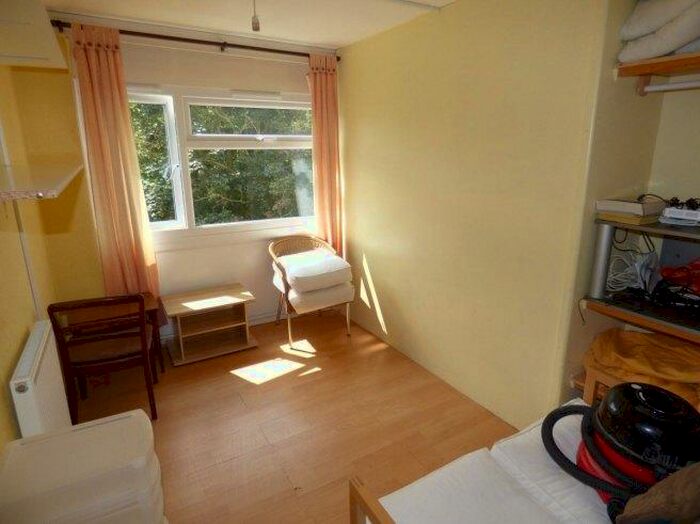 3 Bedroom Flat To Rent In Long Meadow Way, CT2