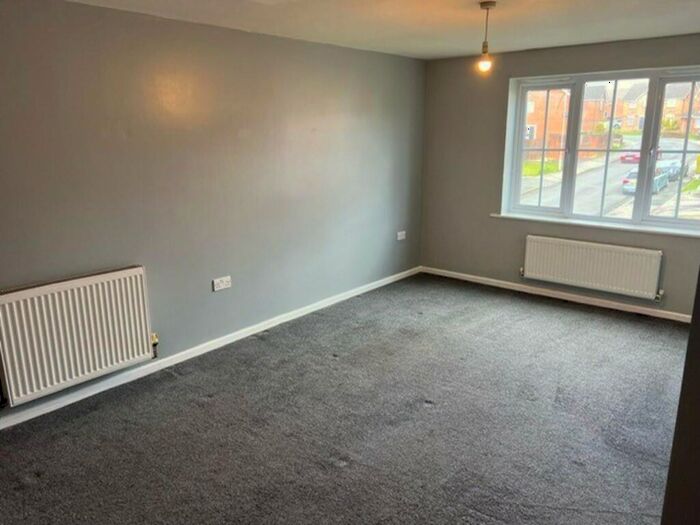 1 Bedroom Apartment To Rent In Roeburn Close, Bradford, BD6