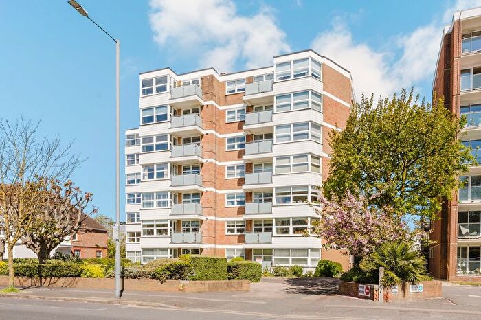 2 Bedroom Flat For Sale In New Church Road, Hove, BN3