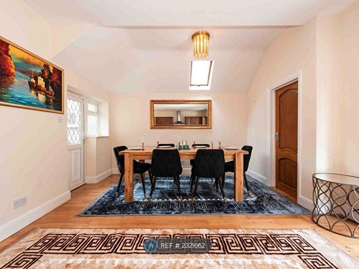 4 Bedroom Semi-Detached House To Rent In Buxton Drive, New Malden, KT3