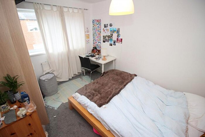 5 Bedroom Terraced House To Rent In Park View Grove, Leeds, West Yorkshire, LS4