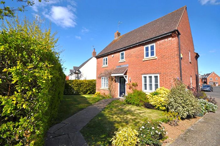 3 Bedroom Detached House For Sale In Hedgerow Lane, Mawsley Village, NN14