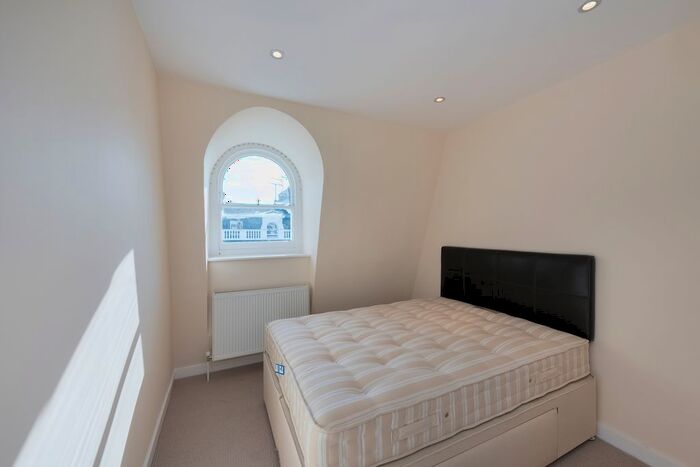 2 Bedroom Flat To Rent In Westgate Terrace, London, SW10
