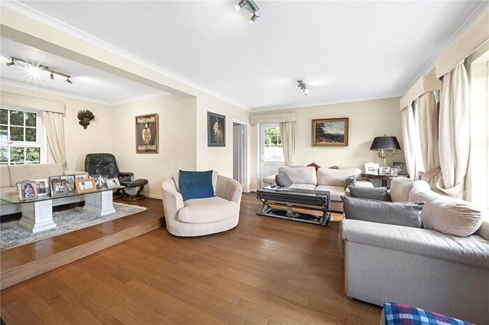 4 Bedroom Detached House For Sale In Burghley Avenue, New Malden, Surrey, KT3