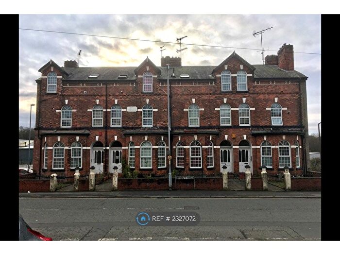 1 Bedroom Flat To Rent In Prestwich, Manchester, M25