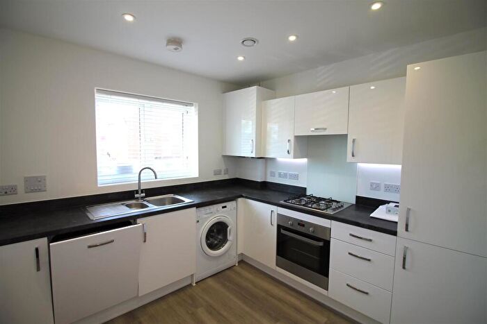 3 Bedroom Semi-Detached House To Rent In Henshaw Way, Billingshurst, RH14