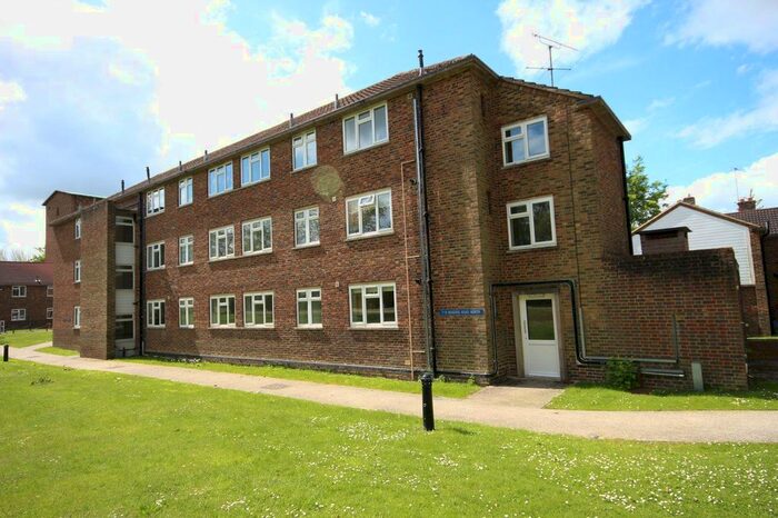 2 Bedroom Flat To Rent In Reading Drive North, Bramshill, Hook, RG27