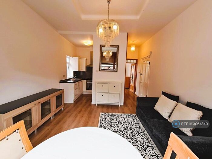 1 Bedroom Flat To Rent In Fairlop Road, London, E11