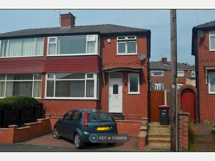 3 Bedroom Semi-Detached House To Rent In Cliftonville Drive, Swinton, Manchester, M27