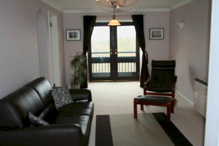 2 Bedroom Flat To Rent In West Quay Drive, Hayes, UB4