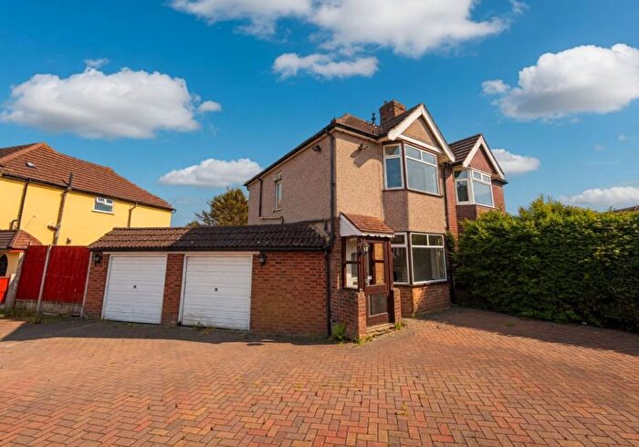 3 Bedroom Semi-Detached House For Sale In Heaton Avenue, Romford, Essex, RM3