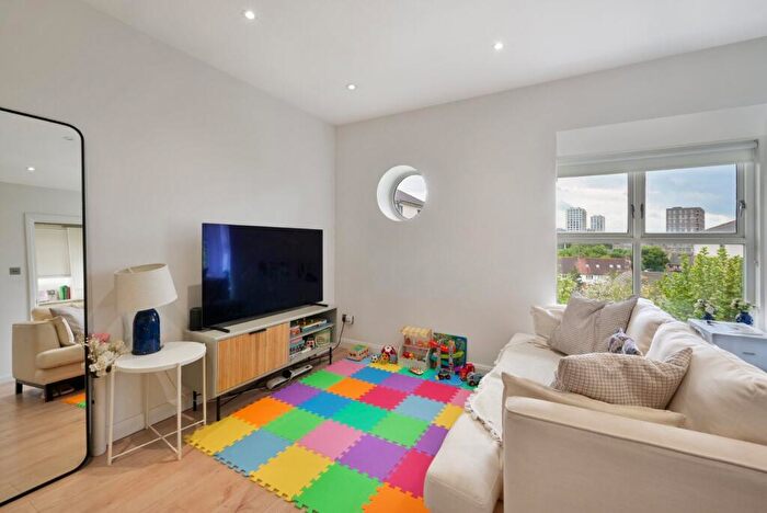2 Bedroom Flat For Sale In Windsor Hall, Wesley Avenue, Royal Docks, London, E16