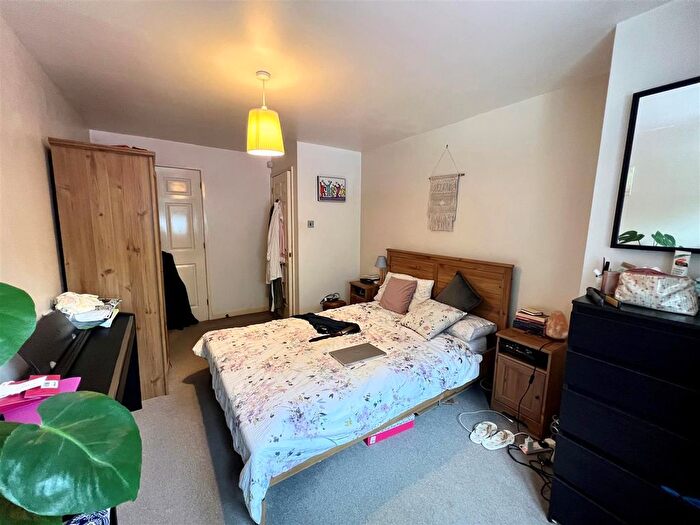 2 Bedroom Flat To Rent In Burton Road, Didsbury, Manchester, M20
