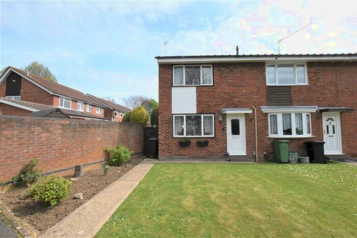 2 Bedroom Town House To Rent In Albury Gardens, RG31
