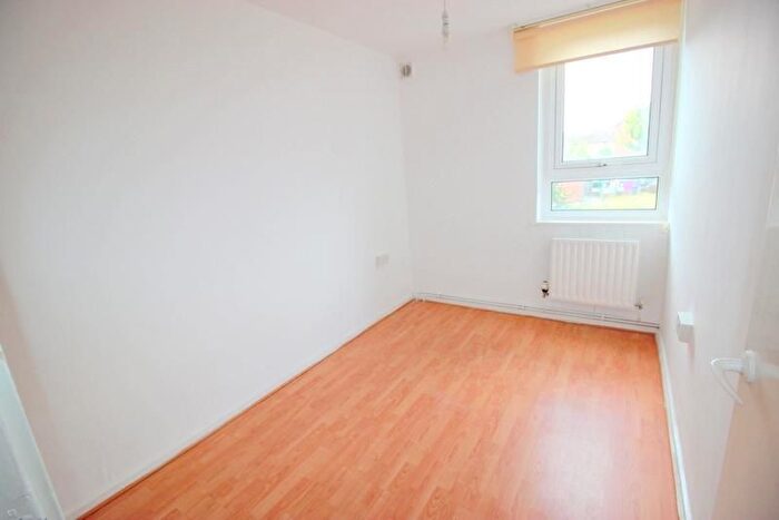 3 Bedroom Flat To Rent In London, Poplar, E14