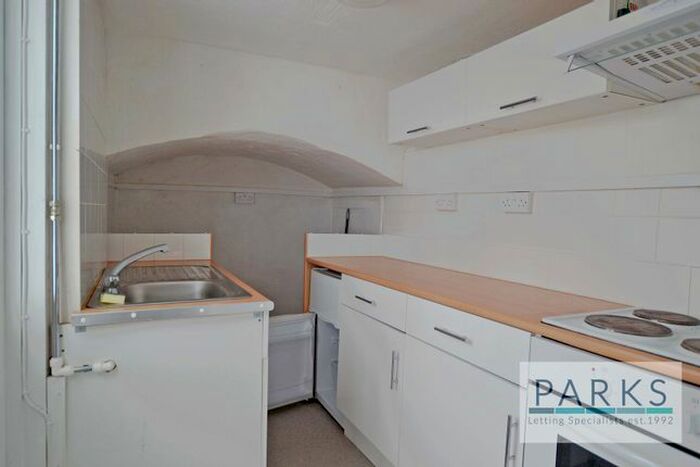 1 Bedroom Flat To Rent In Russell Square, Brighton, East Sussex, BN1