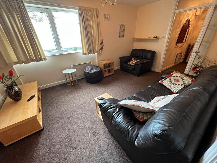 2 Bedroom Flat To Rent In Moulton Rise, Luton, LU2