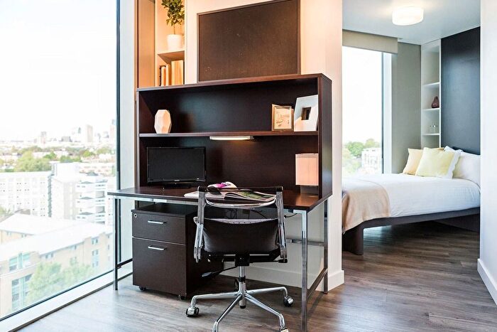 Studio To Rent In Pentonville Road, London, N1