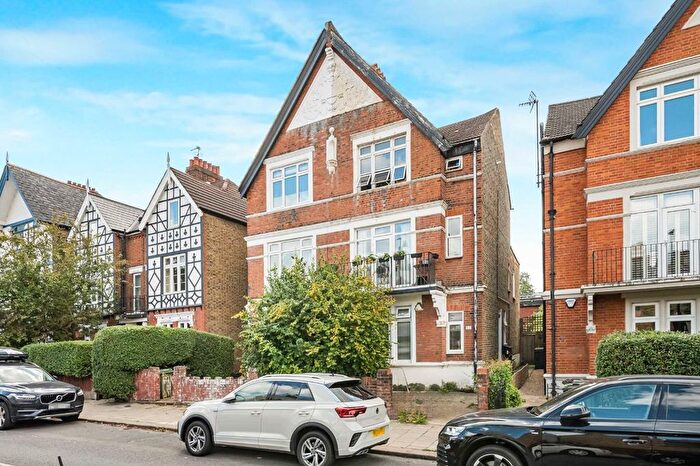 2 Bedroom Flat For Sale In Sternhold Avenue, Streatham Hill, SW2
