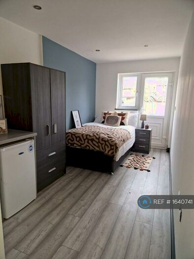 Studio To Rent In Sandhurst Road, London, SE6