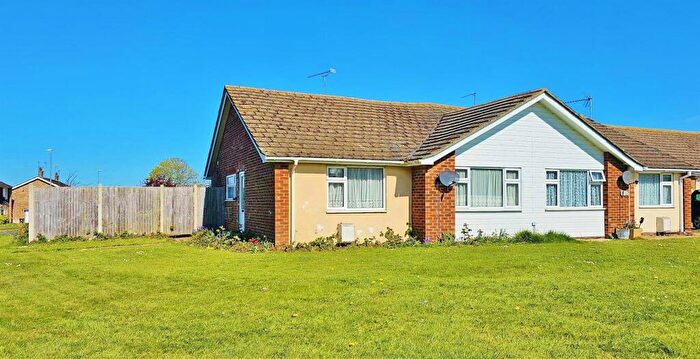 2 Bedroom Semi-Detached Bungalow To Rent In Woodside, Walton On The Naze, CO14