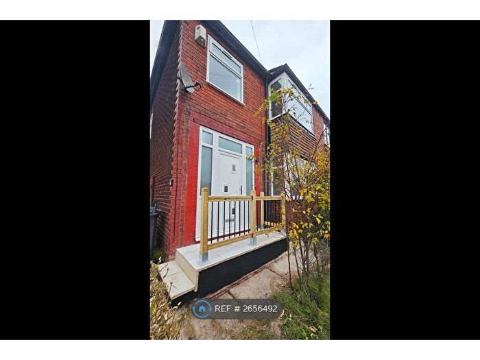 3 Bedroom Semi-detached House To Rent In Alan Avenue, Failsworth, M35