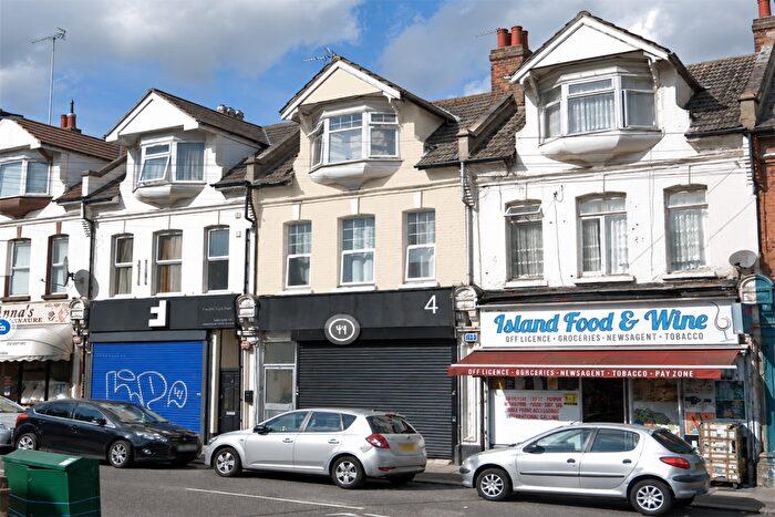 3 Bedroom Apartment To Rent In Market Parade, Winchester Road, N9